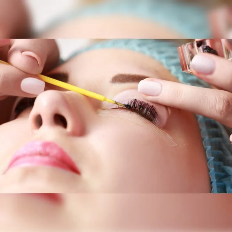 Wimpern & Brauen bei Kosmetik SaRi